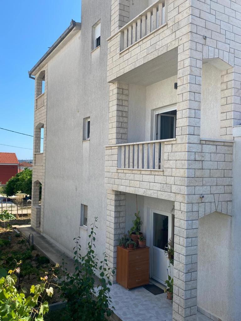 Apartmani Josipa 特罗吉尔 外观 照片